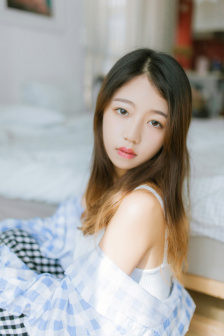 美女露出奶头扒开尿口视频直播